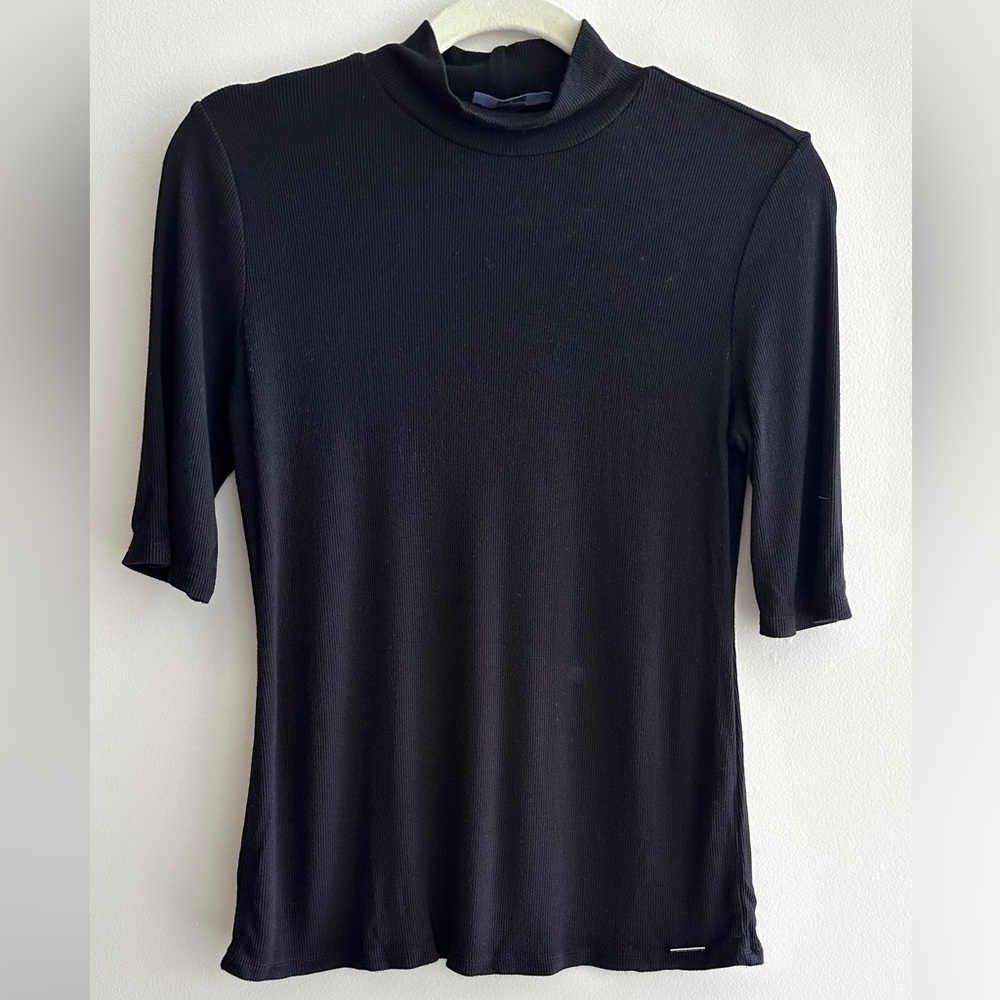 T Tahari Black Ribbed Mockneck Short Sleeve Blouse, Size Small